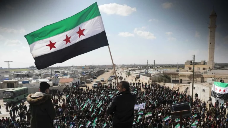 أهالي مسقط رأس بشار في القرداحة يعلنون دعم المعارضة السورية