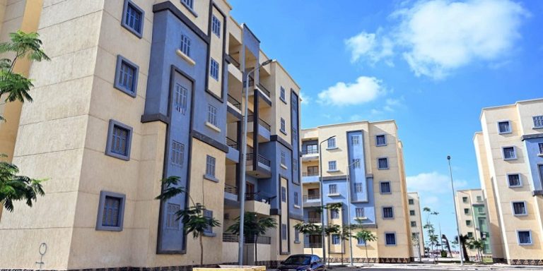 الحكومة تستهدف استنزاف مدخرات المصريين بالخارج ببيع وحدات سكنية تصل لـ 3750 دولارًا للمتر