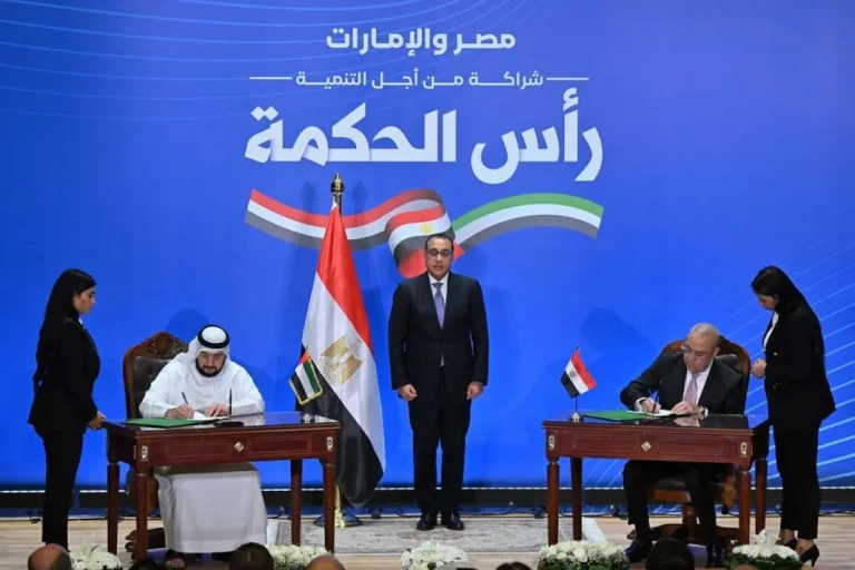 الحكومة المصرية تفرط في أراضي الدولة للاستثمار الأجنبي بينما يعاني المواطنون من الفقر