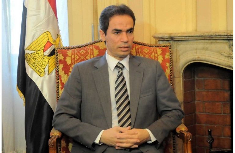 مصر.. منع استضافة العرافين والمنجمين في القنوات والإذاعات والمواقع الإلكترونية