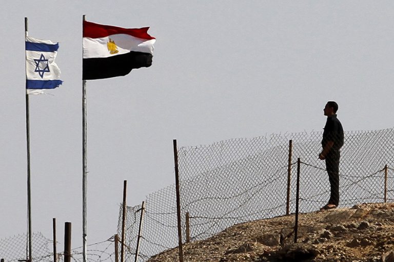 مصر تطالب الاحتلال بالانسحاب الكامل من معبر رفح 