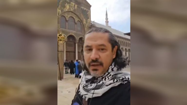 أسامة رشدي يطالب بالإفراج عن الشاعر عبد الرحمن يوسف ويستنكر مذكرة الإنتربول