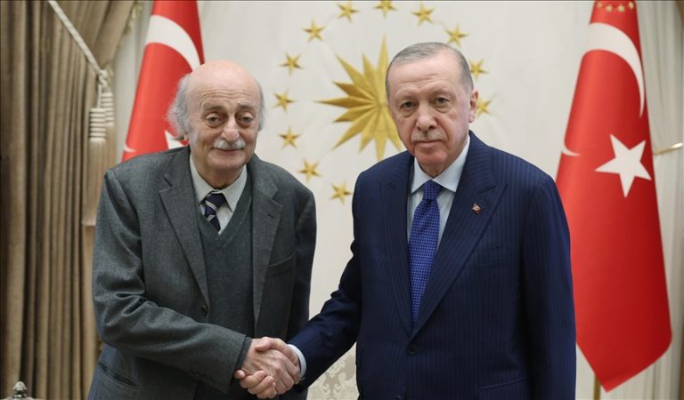 الرئيس أردوغان يستقبل السياسي اللبناني وليد جنبلاط في أنقرة