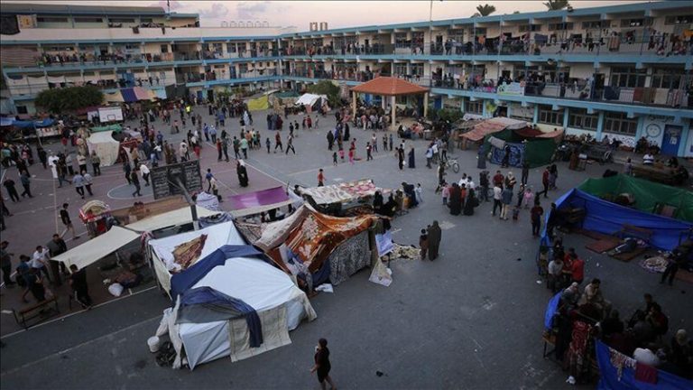 الأونروا: أكثر من 415 ألف نازح في غزة يلجؤون إلى مدارسنا بحثًا عن الأمان