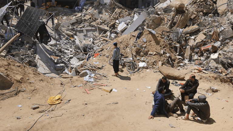 بعد عام من الموت والدمار.. الفلسطينيون يأملون في انتهاء العدوان على غزة خلال 2025