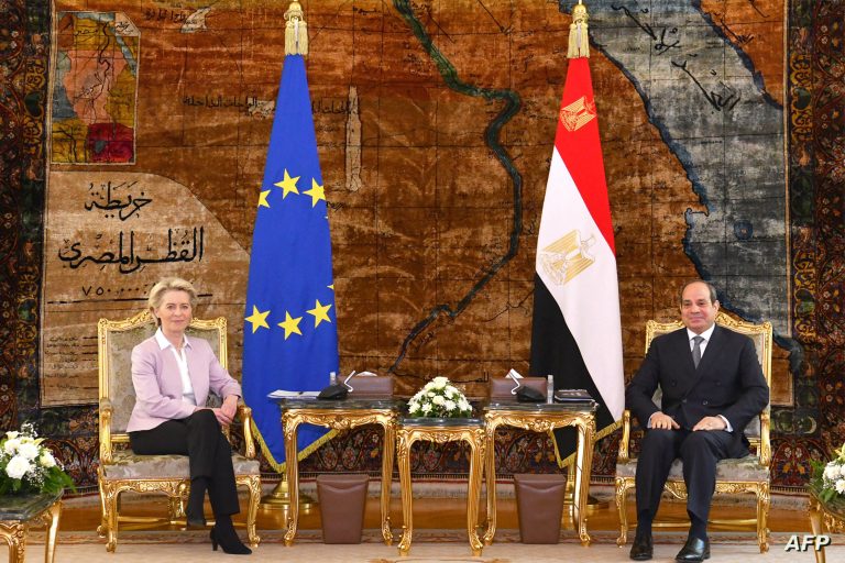 الحكومة المصرية تطالب الاتحاد الأوروبي بتسريع صرف المساعدات لإنقاذ الاقتصاد المتعثر