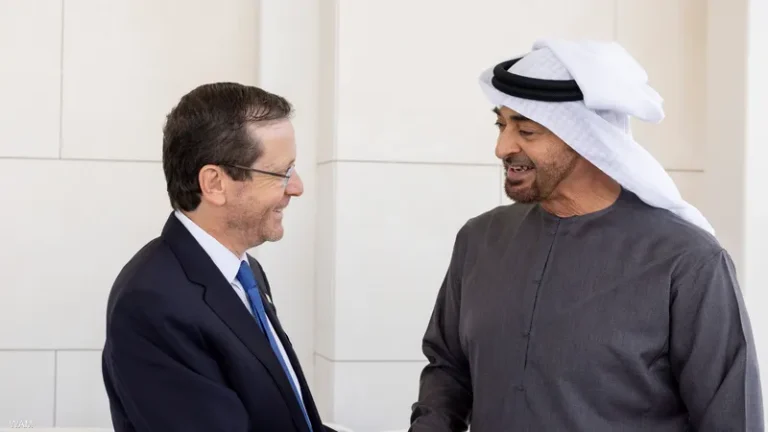 الإمارات تجري محادثات مع أمريكا وإسرائيل بشأن تشكيل حكومة مؤقتة في غزة بعد الحرب