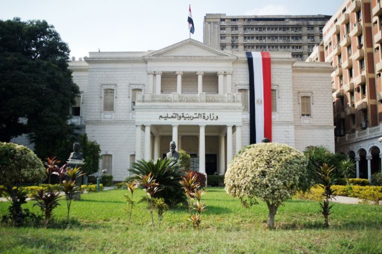 مصر.. طالبة تصيب زميلتها بـ40 غرزة في سراي القبة