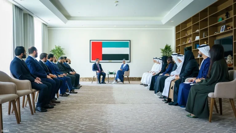 الشيخ عبدالله بن زايد يستقبل وزير الخارجية السوري ويبحث تعزيز العلاقات الثنائية