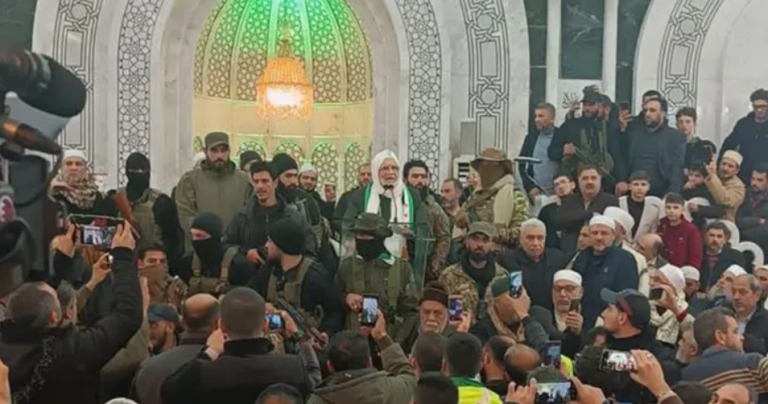 استقبال حاشد للشيخ أسامة الرفاعي في دمشق بعد غياب طويل