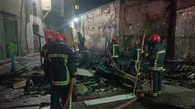 النيابة العامة تحقق في حريق مخزن خشب بالإسكندرية أثناء احتفالات عيد الميلاد