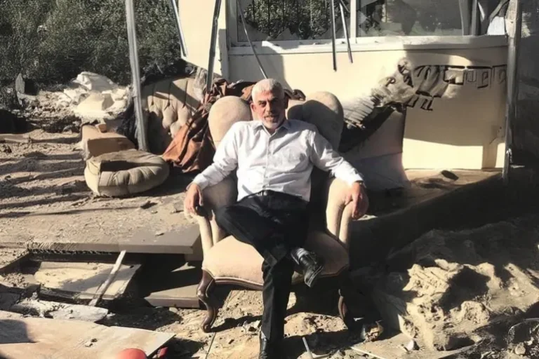 مجموعة “الشباب الفلسطينيين” تكشف معلومات جديدة عن أحد جنود الاحتلال المتورطين في اغتيال يحيى السنوار