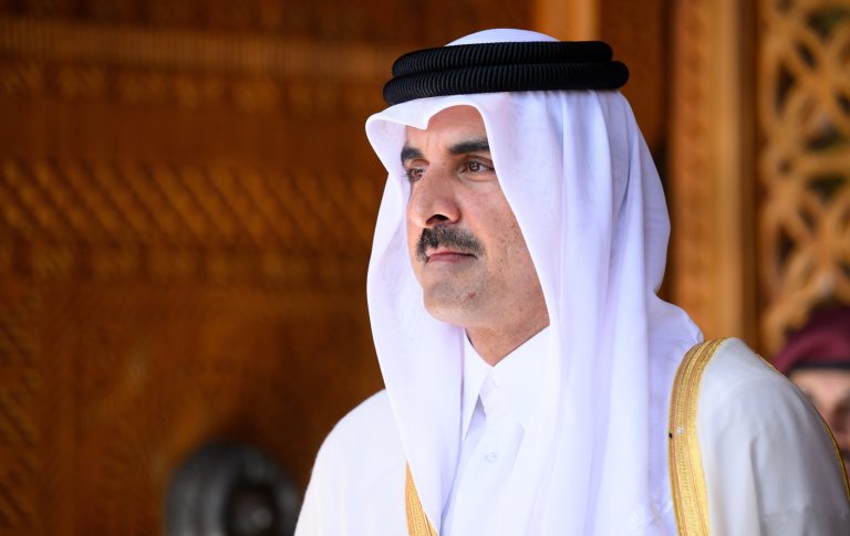 أمير قطر يلتقي وفد حماس ومبعوث ترامب لبحث جهود تهدئة الأوضاع في غزة