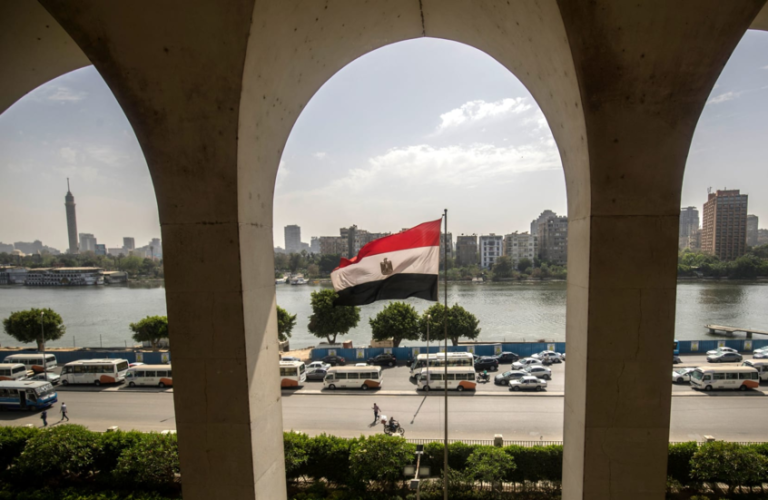 مصر تُشدد على أهمية الالتزام ببنود اتفاق غزة وبدء تنفيذها
