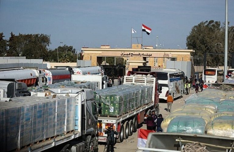 الأمم المتحدة: 897 شاحنة مساعدات دخلت غزة أمس الثلاثاء