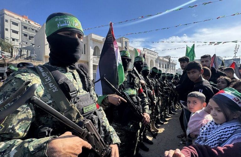 حماس: دفعة جديدة من أسرانا في سجون الاحتلال سيفرج عنها اليوم