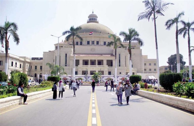 مصر..دعم طلاب منح الجامعة الأمريكية بعد قرار ترامب بتعليقها