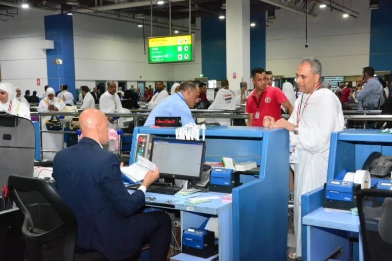 كارثة تنظيم العمرة الجديدة .. ضوابط صارمة قد تدمّر تجربة المعتمرين