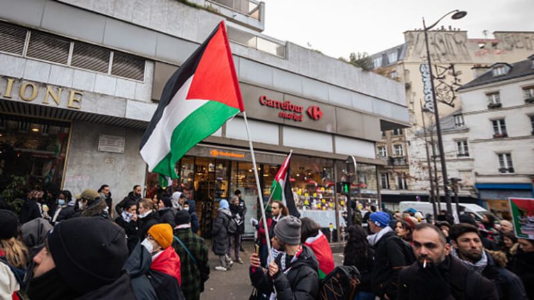 تحت ضغط حملات المقاطعة.. كارفور تعلن إغلاق فروعها في سلطنة عُمان
