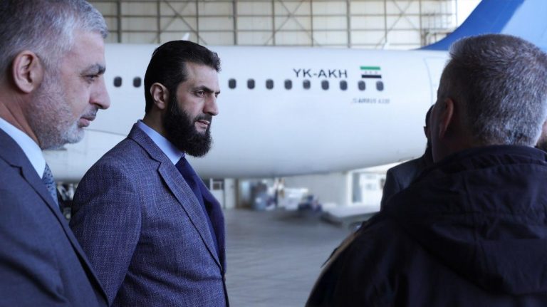 الشرع يتفقد مطار دمشق الدولي بعد استئناف الرحلات الجوية