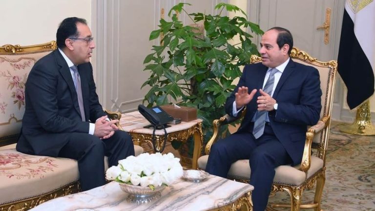 ملايين الموظفين وأصحاب المعاشات ينتظرون رفع الحد الأدنى إلى 6 آلاف جنيه في 2025