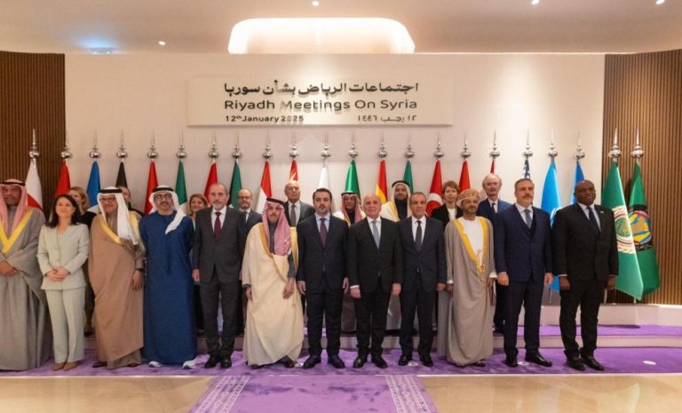 بيان الرياض يطالب برفع العقوبات المفروضة على سوريا