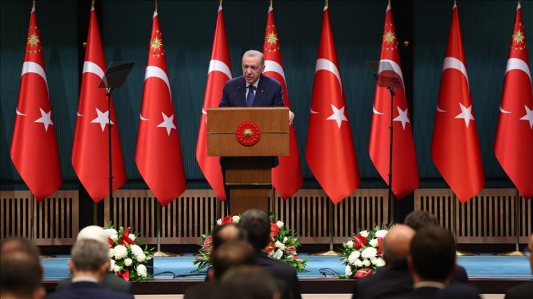 أردوغان: مشاهد تبادل الأسرى بغزة تبرز من يقدر كرامة الإنسان