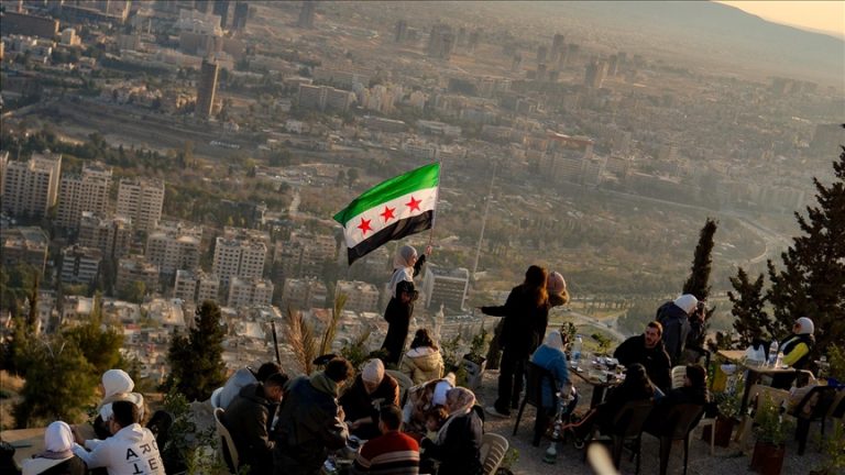 جبل قاسيون: من موقع عسكري إلى وجهة ترفيهية للسوريين