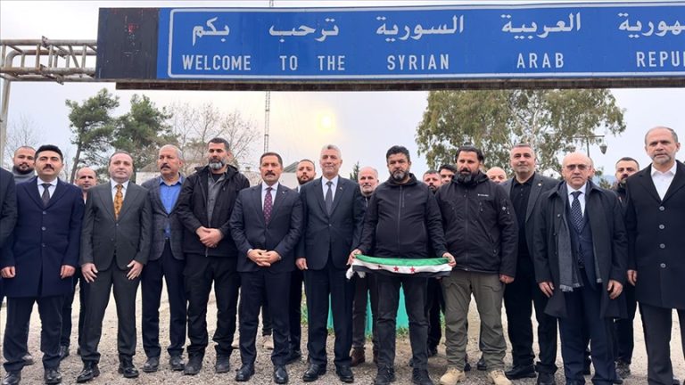 وزير التجارة التركي يؤكد على تعزيز التعاون الاقتصادي مع دمشق وفتح معبر “يايلاداغي” أمام الحركة التجارية