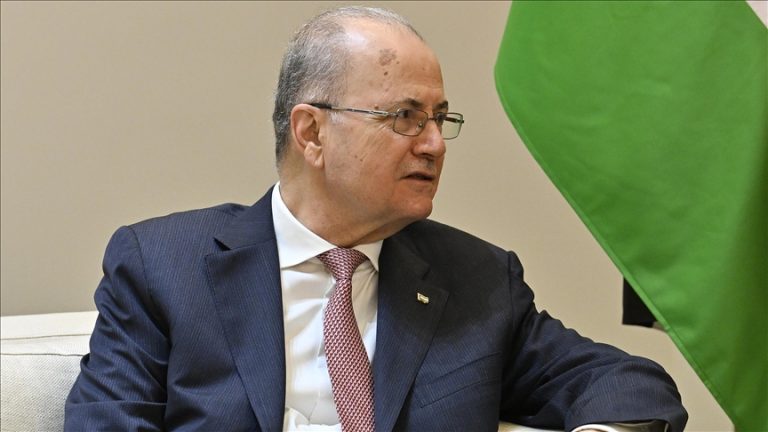 رئيس الوزراء الفلسطيني يبحث مع الاتحاد الأوروبي جاهزية المؤسسات لإغاثة قطاع غزة بعد وقف إطلاق النار