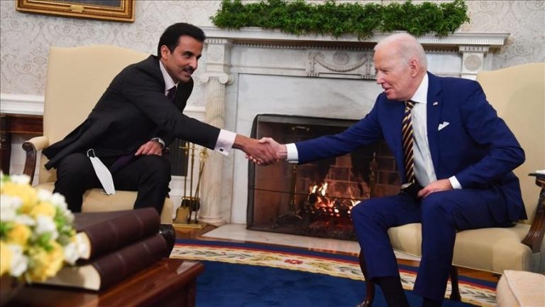 أمير قطر والرئيس بايدن يتناولان جهود الوساطة لإنهاء الحرب في غزة