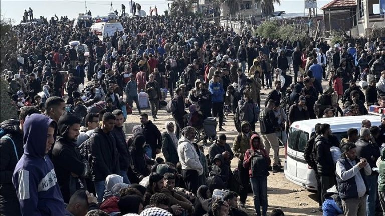 الحكومة في غزة تدين دعوة ترامب لتهجير الفلسطينيين وتؤكد: الأوهام لن تغير الحقيقة