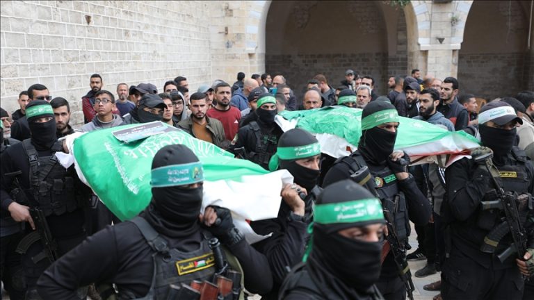 غزة بعد وقف إطلاق النار: صلاة الجمعة على أنقاض المساجد وتشييع قيادات حماس