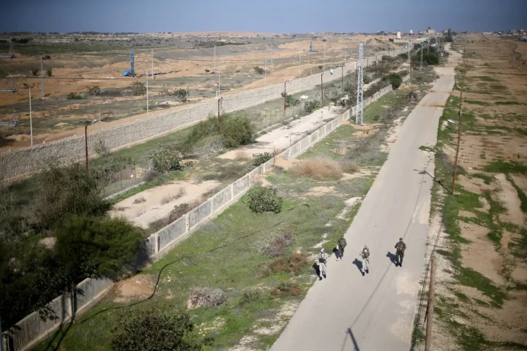 محادثات سرية بين الاحتلال ومصر حول ترتيبات أمنية على الحدود بعد انسحاب تدريجي
