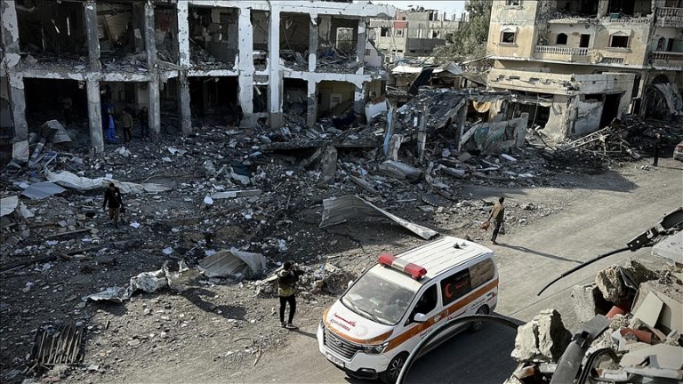 إصابة 3 فلسطينيين بقنبلة أطلقتها طائرة مسيرة إسرائيلية شرق رفح