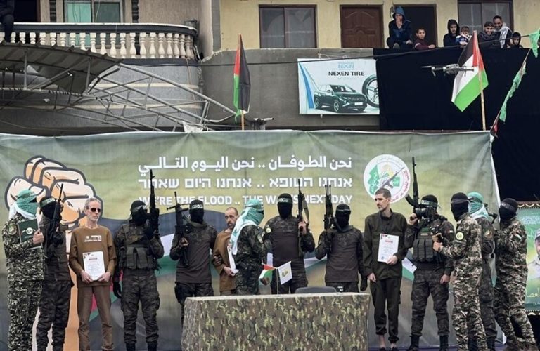 القسام توقف عمليات تبادل الأسرى مع الاحتلال لخرقه الهدنة