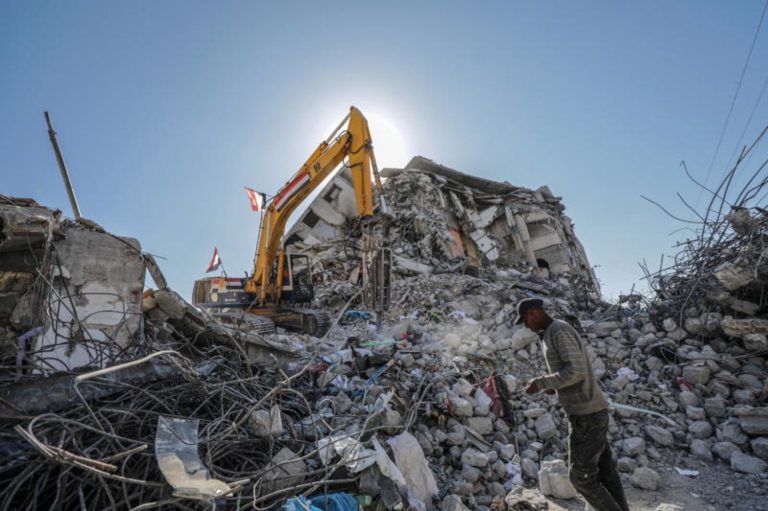 السفير بركات الفرا لـ”أخبار الغد”: المبادرة المصرية لإعمار غزة تفتح المجال لحل دولي مستدام