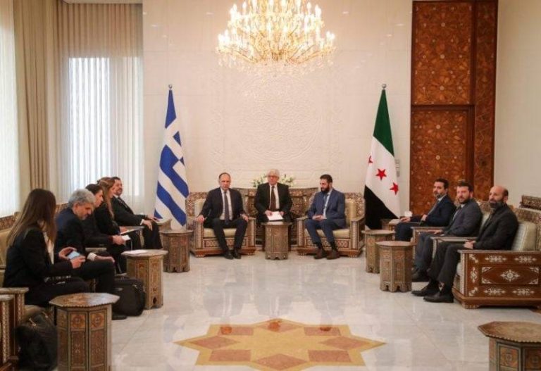 وفد يوناني رفيع المستوى يزور سوريا ويلتقي بأحد الشرع