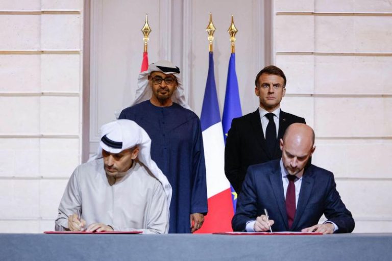 “لوموند” الإمارات تعلن عن بناء مركز بيانات ضخم للذكاء الاصطناعي في فرنسا باستثمارات تصل إلى 50 مليار يورو