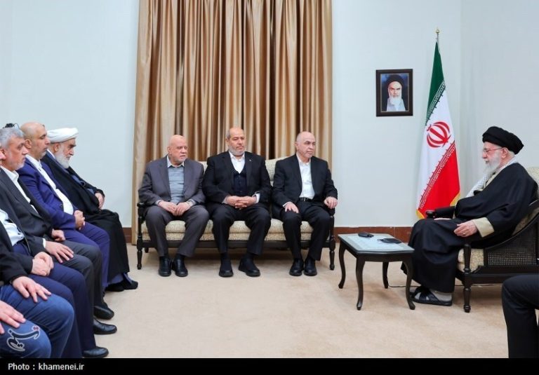 إيران..خامنئي يستقبل وفد سياسي من حركة حماس