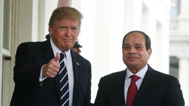 السيسي يتلقى اتصالا هاتفيا من ترامب لبحث الأوضاع في غزة