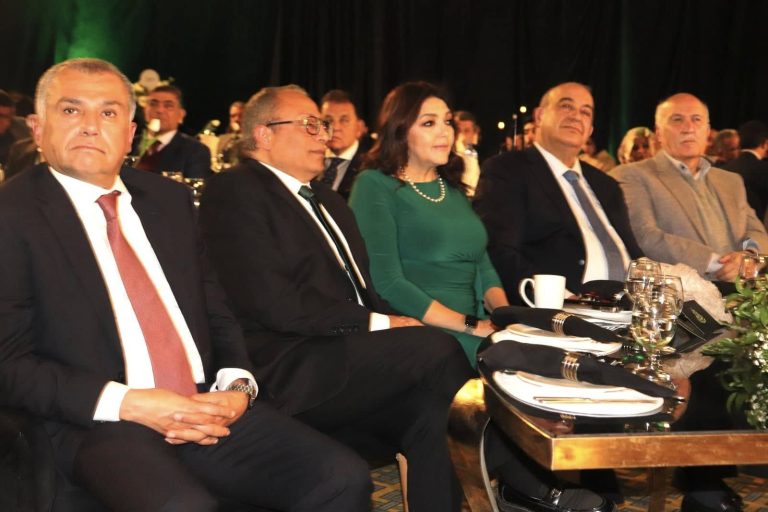 حزب الدستور يحتفل بتدشين حزب الوعي في حفل سياسي بمشاركة رموز من مختلف القوى السياسية.