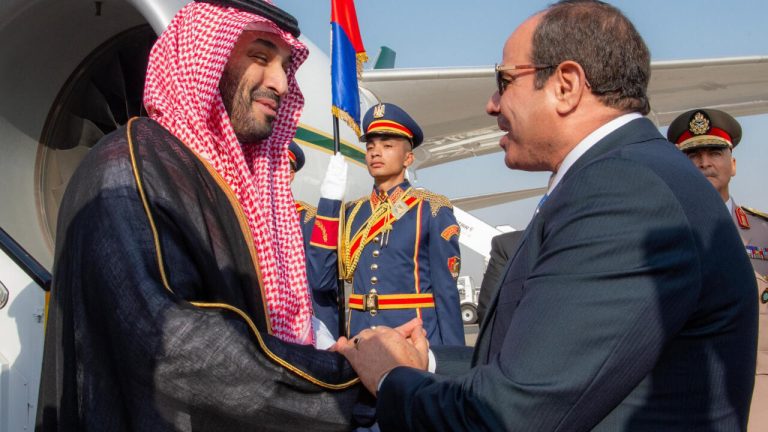 السيسي يغادر إسبانيا ويتوجه إلى السعودية في زيارة رسمية