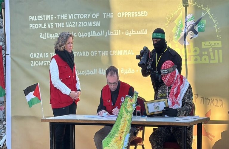 حماس تُفرج عن أسير مصري في صفقة التبادل مع إسرائيل