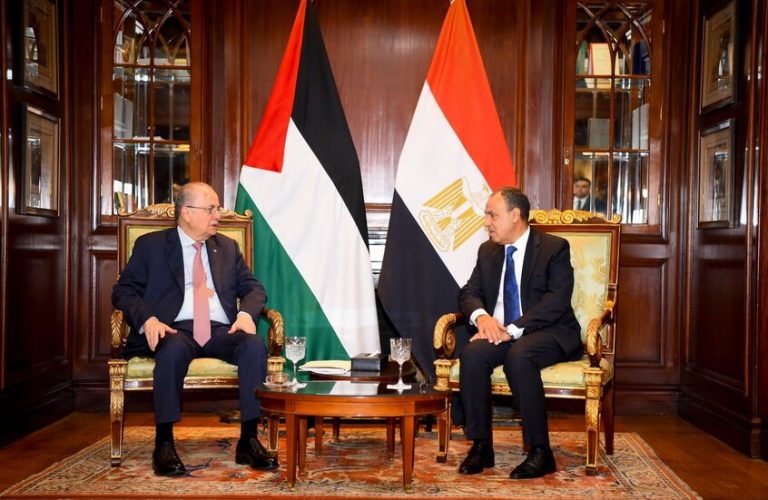 مباحثات مصرية فلسطينية حول دور السلطة في غزة