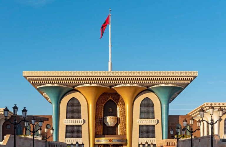 سلطنة عمان تؤكد موقفها الرافض لأي محاولات لتهجير أهل غزة