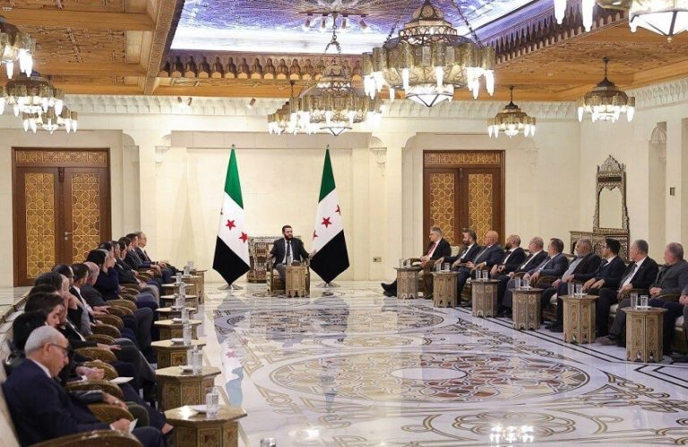 سوريا..”هيئة التفاوض” و”الائتلاف الوطني” يسلمان العهدة لأحمد الشرع