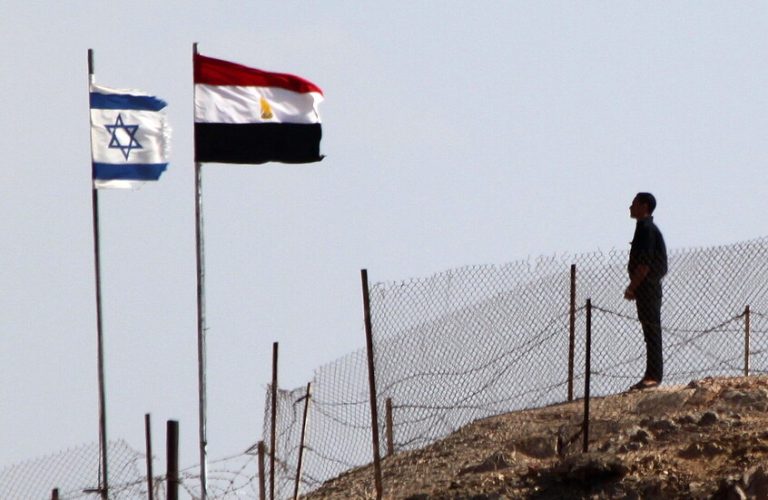 غضب إسرائيلي من تعزيز مصر لقواتها في سيناء