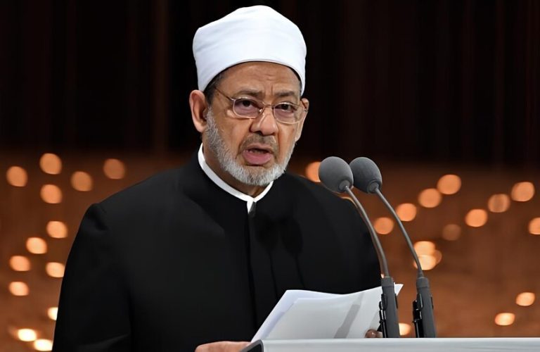 شيخ الأزهر يحذر من الصراعات الطائفية بين المسلمين بسبب أطماع الآخرين
