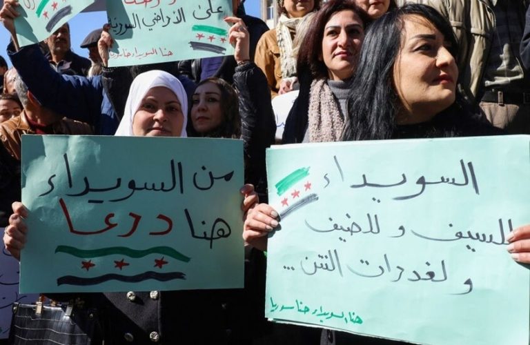 نتنياهو يهدد بالبقاء في سوريا.. وتظاهرات ترفض تهديداته